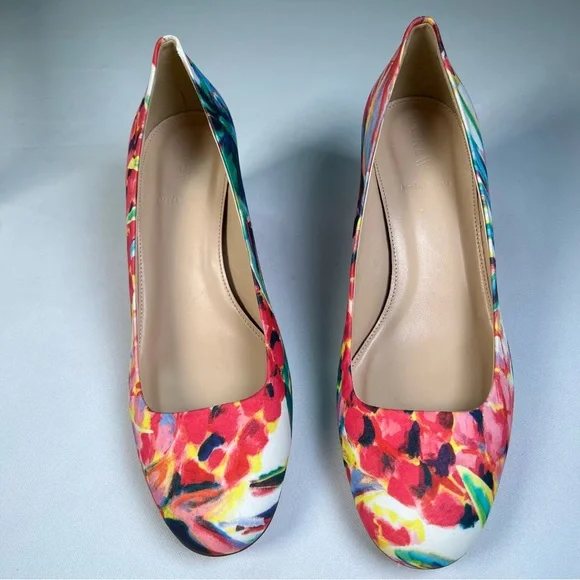 J. Crew Lucite Heel Ratti Painted Pineapple
Pump 9.5 NEW
$268 now $125 - Picture 4 of 11